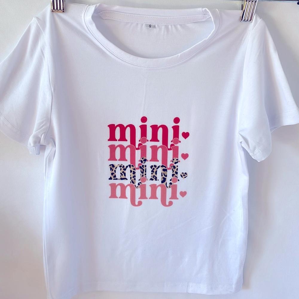 graphic tee white  mini me design t-shirt size small pink red leopard